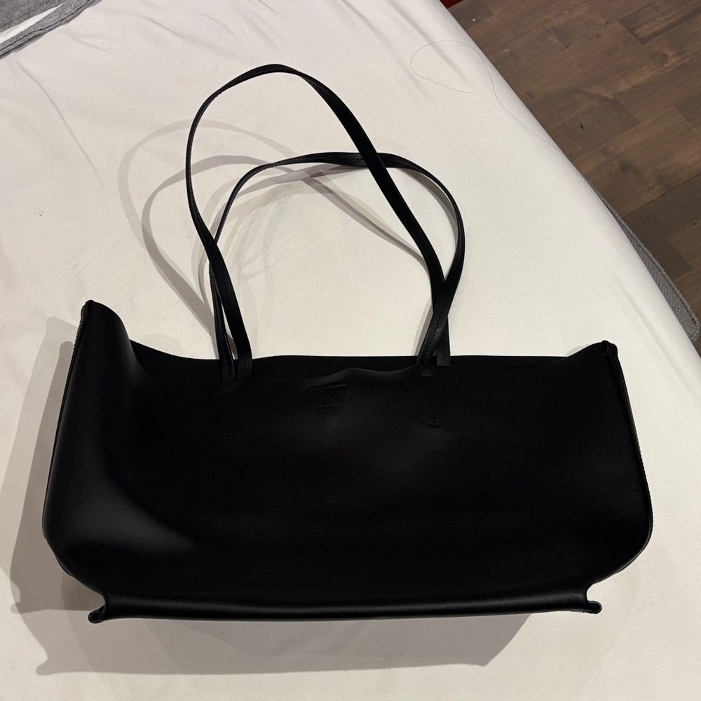Everlane Italian leather tote black